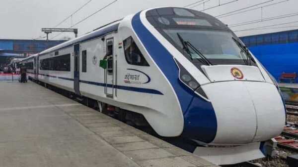 Stones pelted again at Vande Bharat Express in West Bengal