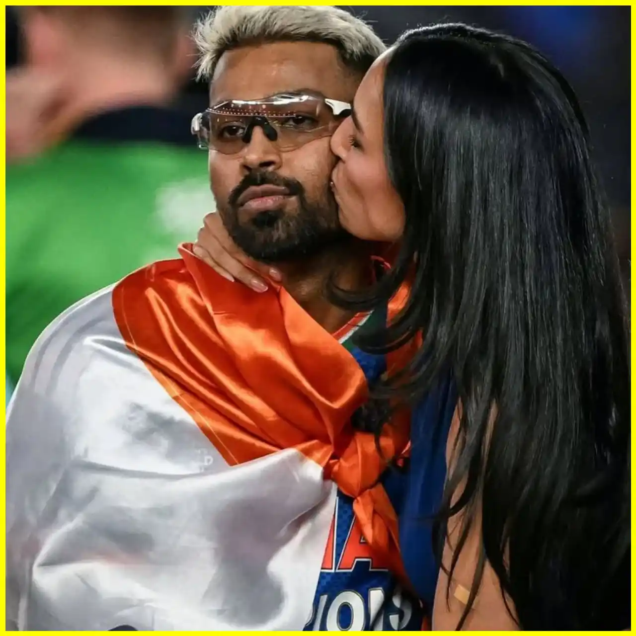 Hardik embraced by girlfriend Mahika in cozy video!