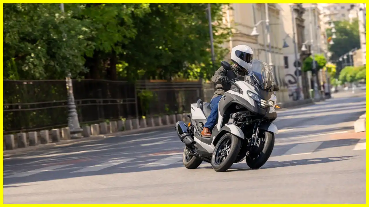 Yamaha Tricity 300: Airbag-equipped scooter launched!
