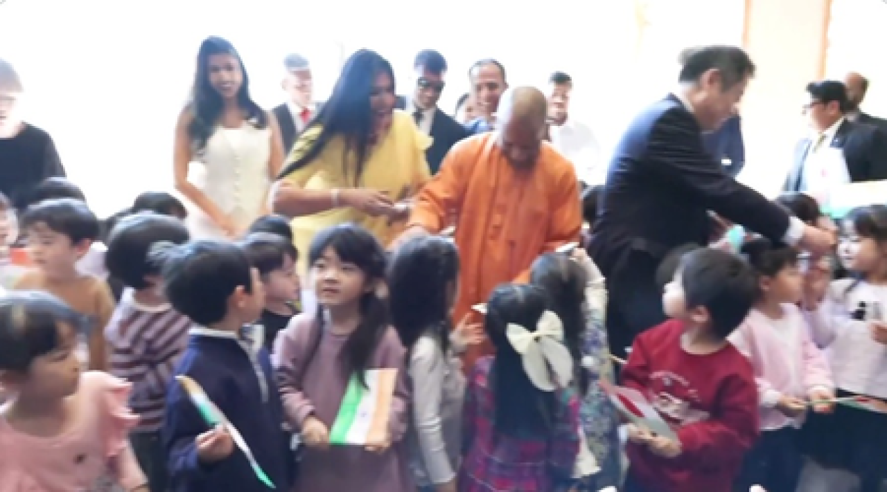 CM Yogis Heartwarming Engagement with Children During Japan Visit