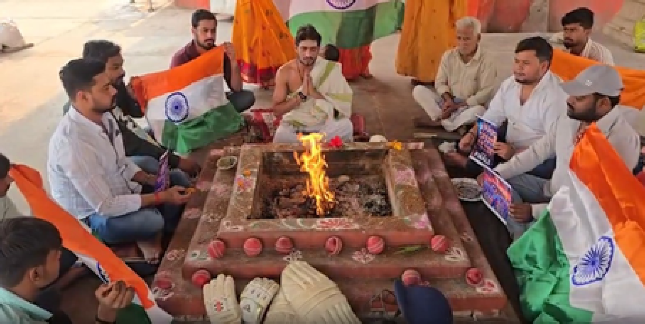 Cricket Fans in Varanasi Pray for Indias Victory in T20 World Cup Final