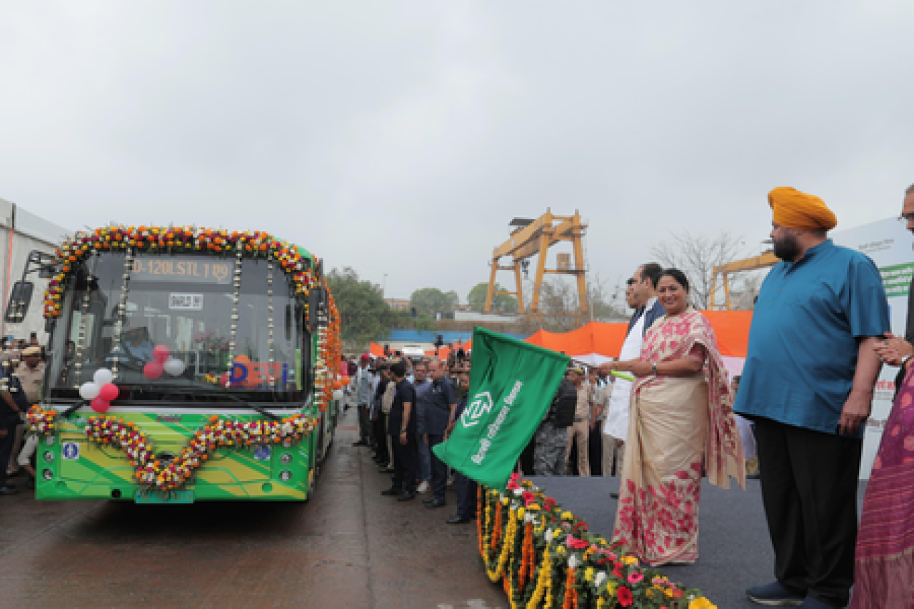 Delhi Launches 300 New Electric Buses to Enhance Public Transport