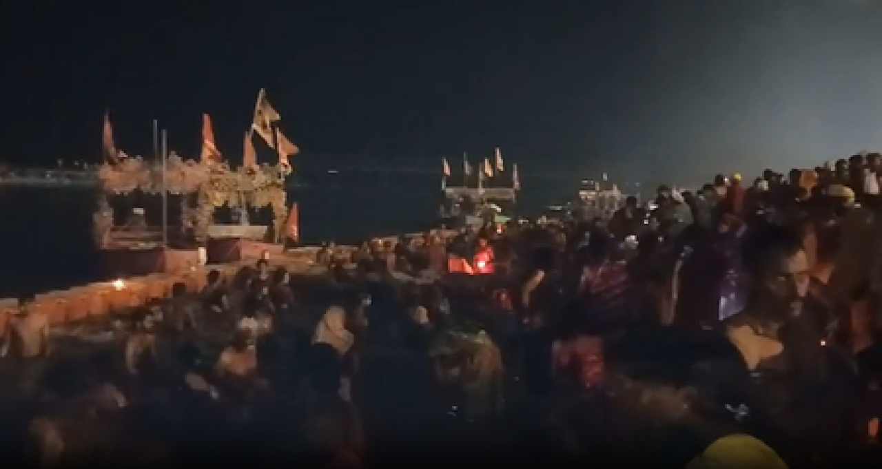 Devotees Flock to Ayodhya for Ram Navami Celebrations