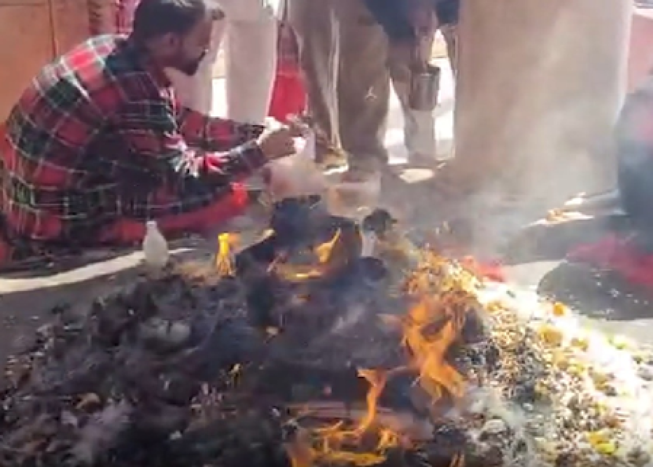 Devotees Flock to Vaishno Devi and Naina Devi Temples on Fourth Day of Navratri