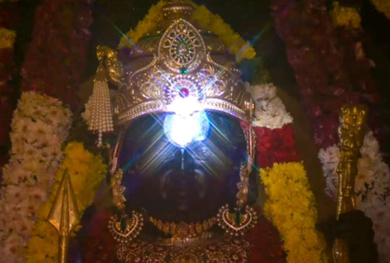 Divine Sun Tilak Ceremony at Ayodhya: A Historic Moment for Hindus