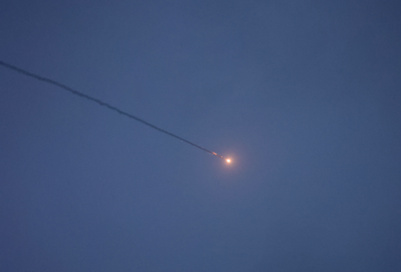 Global Cooperation Essential Amid Geopolitical Tensions, Experts Urge Focus on Strengthening Domestic Economy