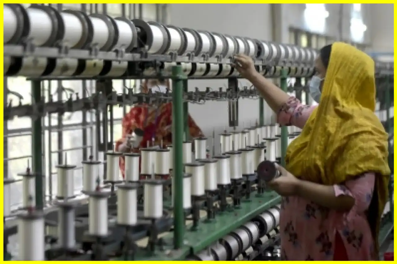 Impact of Iran Conflict: Major Economic Threats for Bangladesh and Pakistan