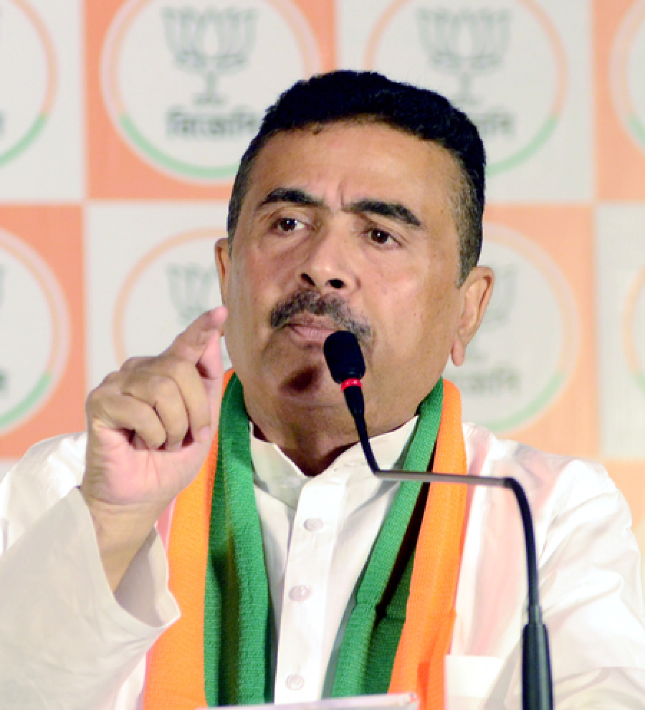 Mamata Banerjee Criticized for Alleged Neglect During Presidents Visit