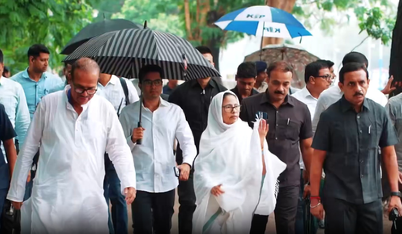 Mamata Banerjee Extends Eid Greetings, Emphasizes Unity and Brotherhood