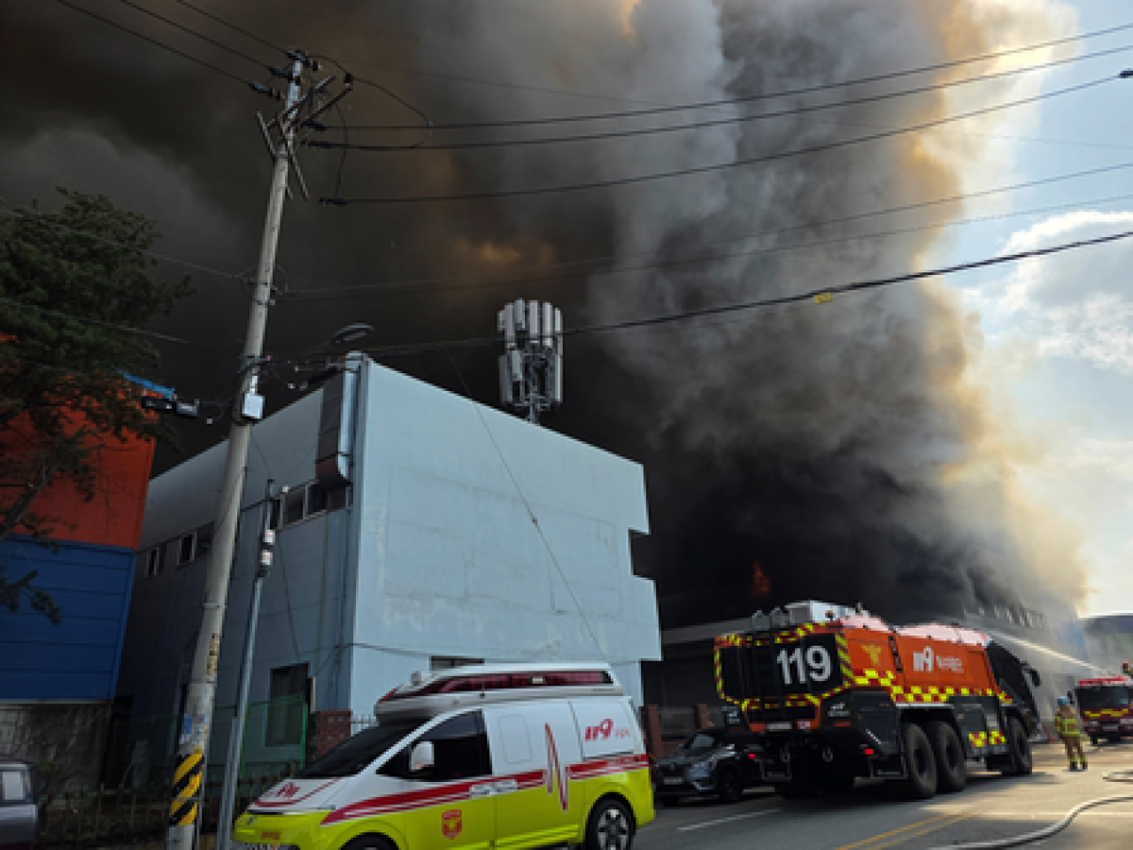 Massive Fire Breaks Out at South Korean Auto Parts Factory, 50 Injured