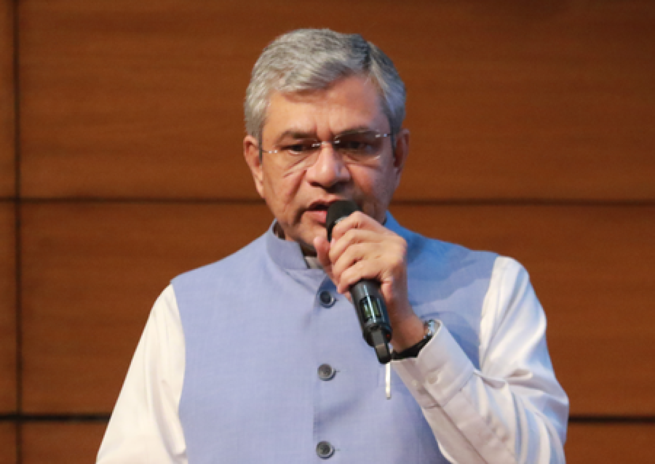 Online Train Ticket Bookings Surge to 88% in FY 2025-26: Government Report