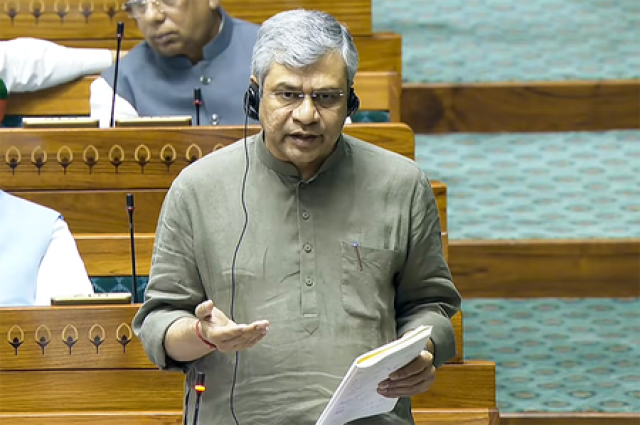 Significant Decline in Rail Accidents: Ashwini Vaishnaw Reports 90% Reduction