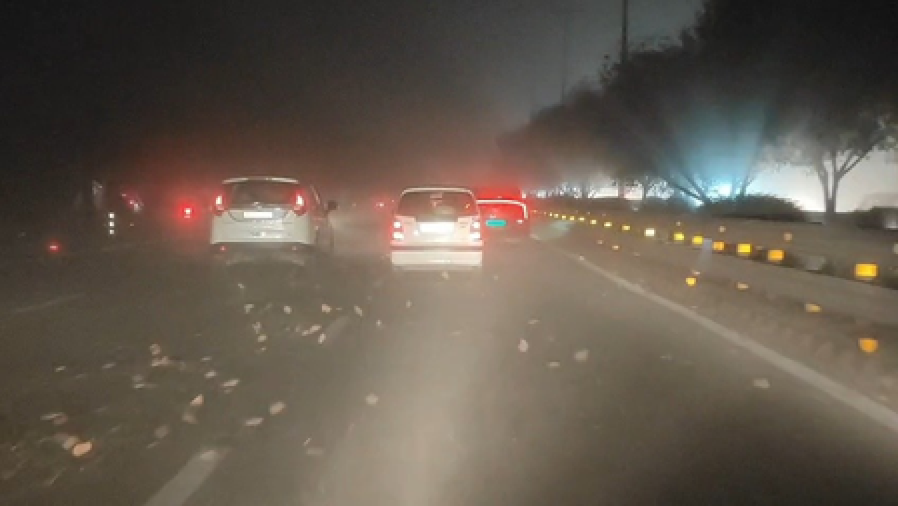 Sudden Weather Change Disrupts Life in Noida with Dust Storm and Light Rain