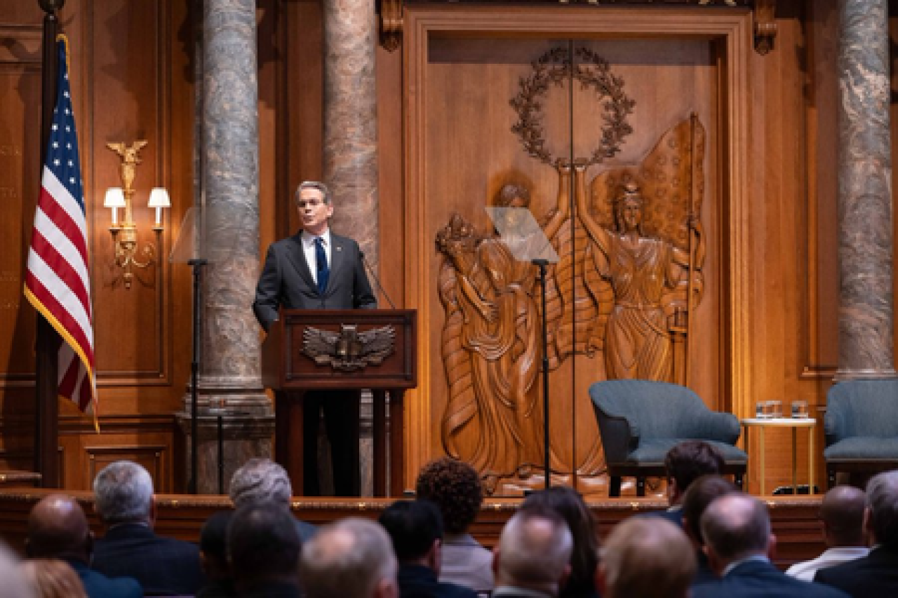 U.S. May Ease Oil Sanctions on Russia, India Remains Key Partner: Besant