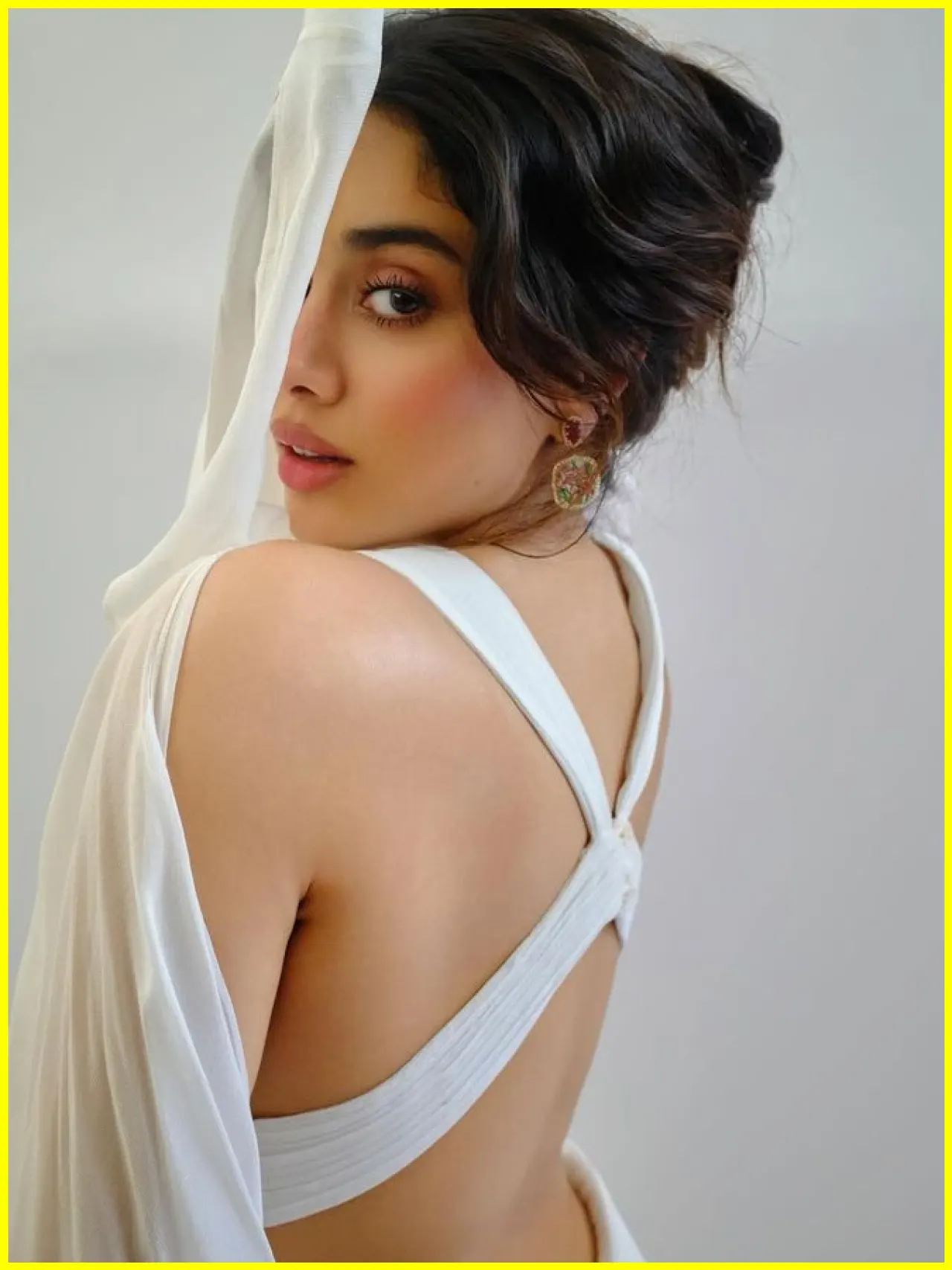 Deepika Padukone to welcome baby, Urvashi shines in bikini!