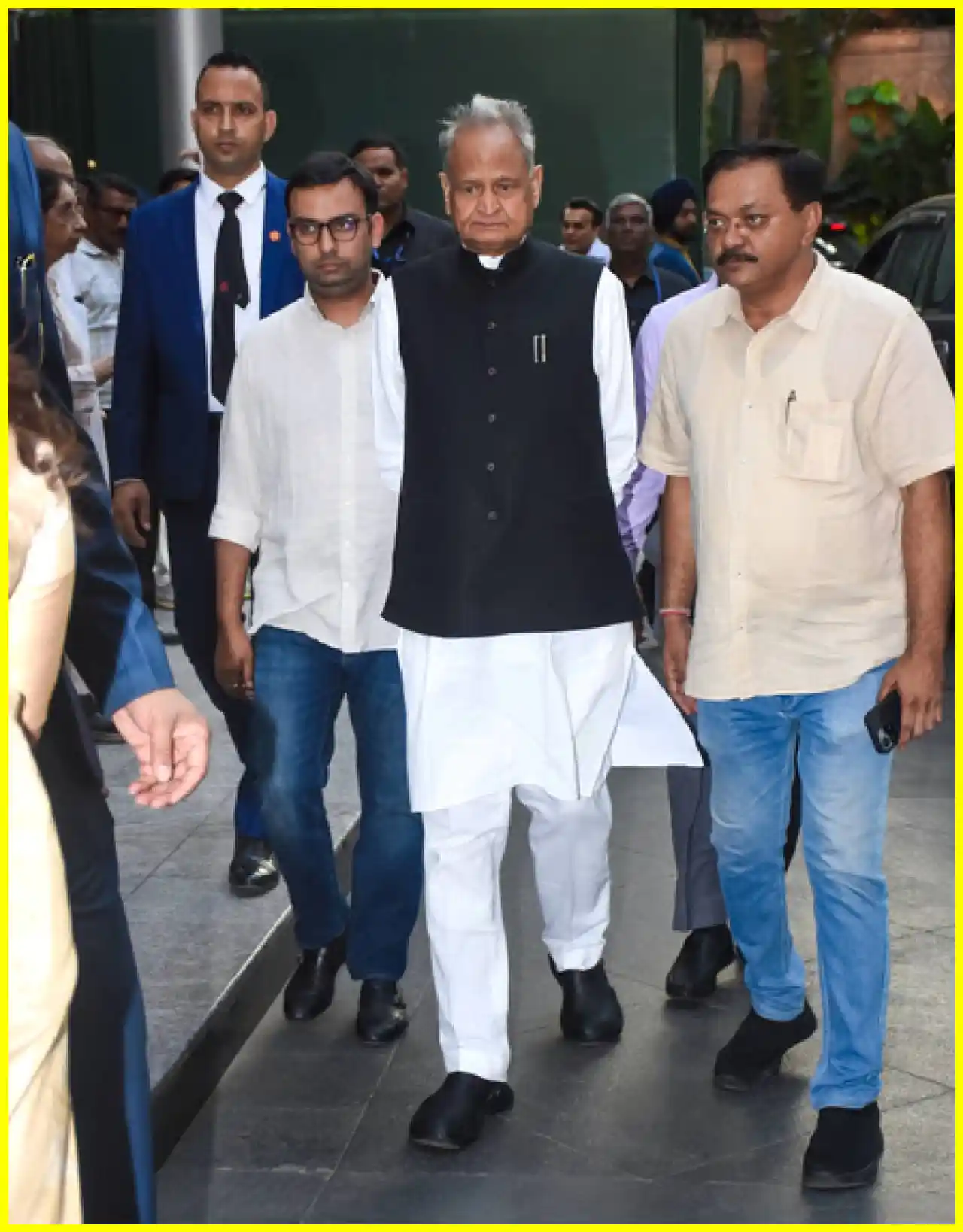 Ashok Gehlot Criticizes Central Government on Womens Reservation and Redistricting Issues