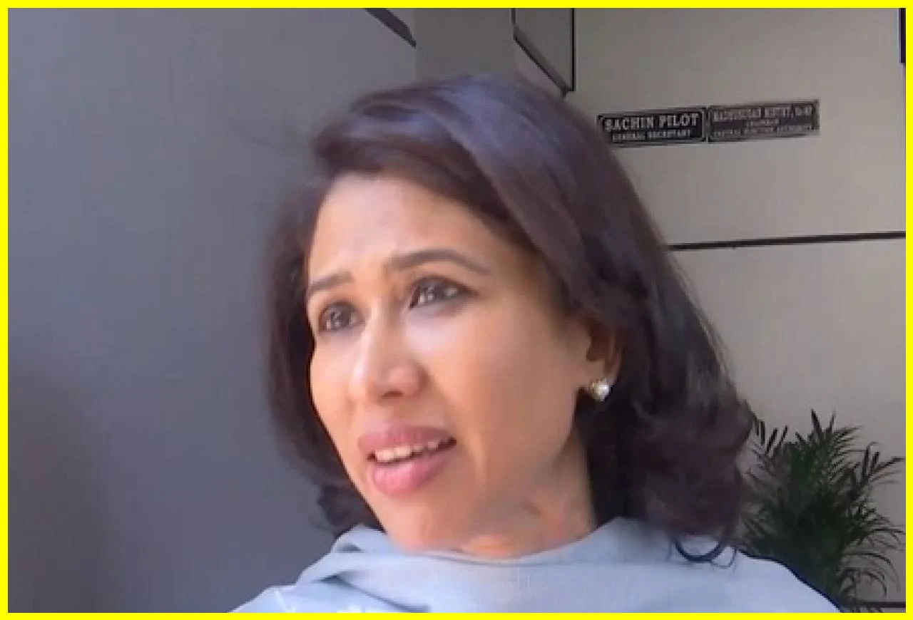 Congress Women Leaders Celebrate Defeat of Womens Reservation Bill in Parliament