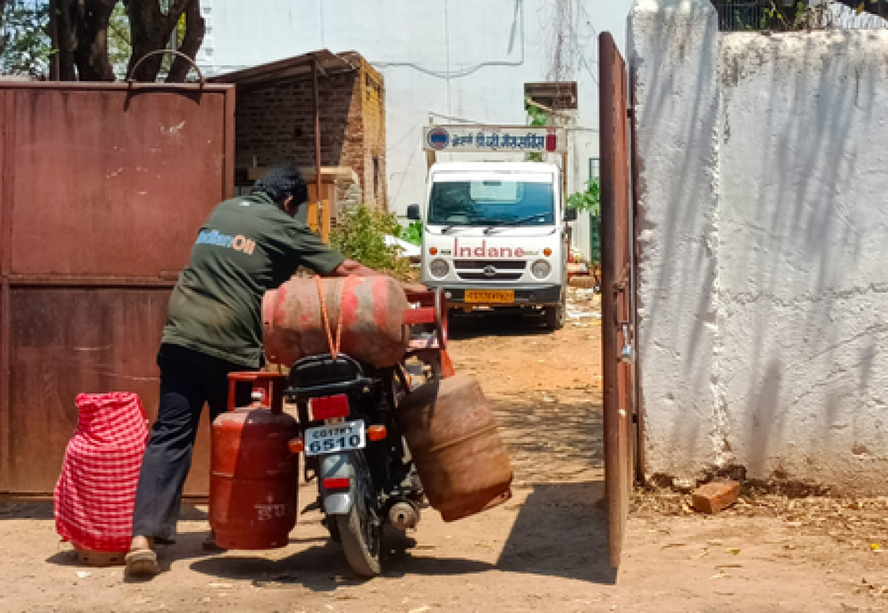 India Ensures Adequate LPG Supply with Over 5.23 Million Cylinders Delivered