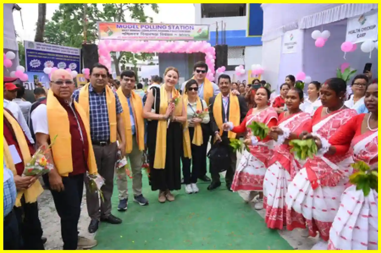 International Delegates Praise Voting Arrangements in West Bengal Elections