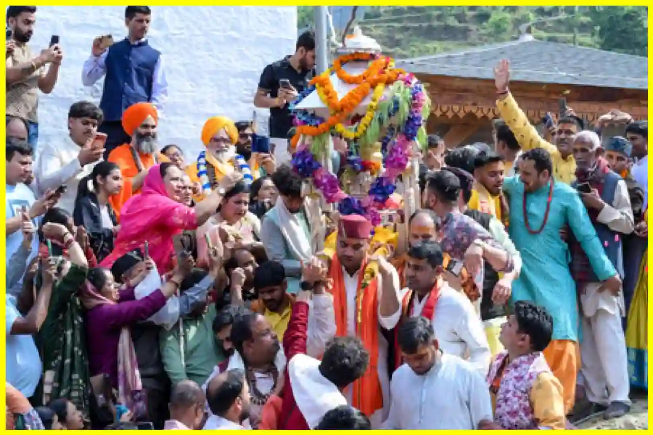Kedarnath Doli Yatra Begins, Thousands Join Sacred Journey to the Himalayas