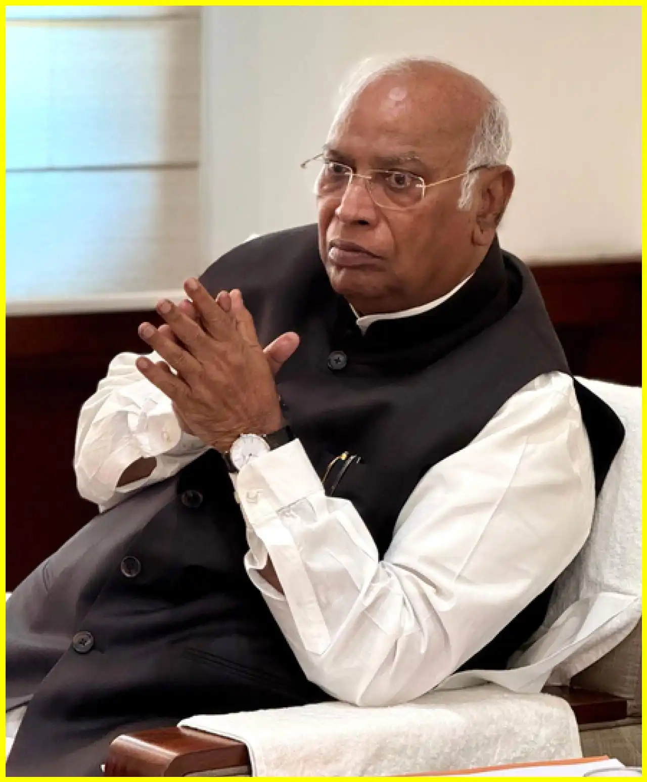 Kharge Criticizes PM Modis Address as Political Speech and Violation of Code of Conduct