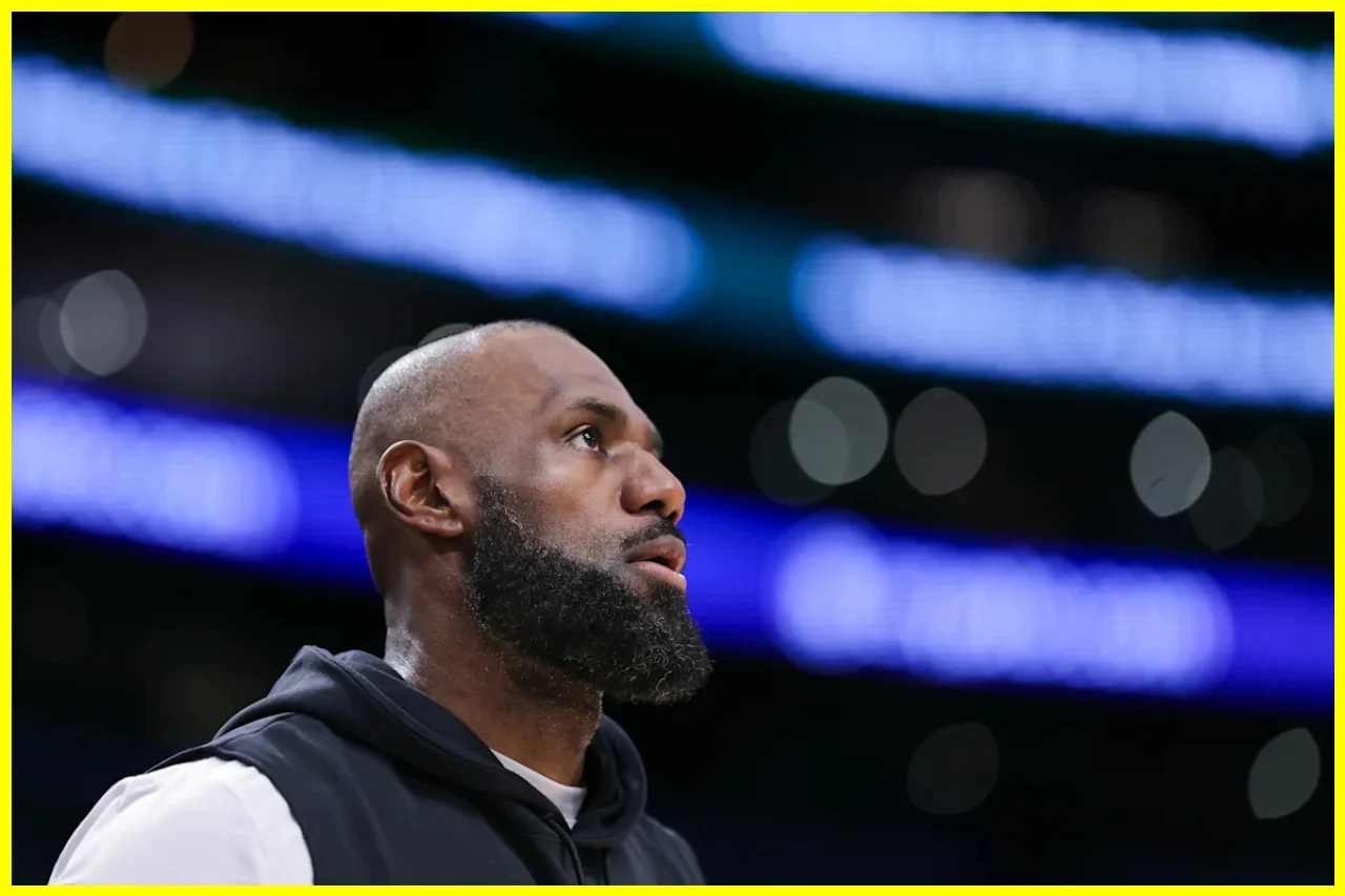 LeBron James Faces New Challenge as Lakers Playoff Hopes Rest on His Shoulders