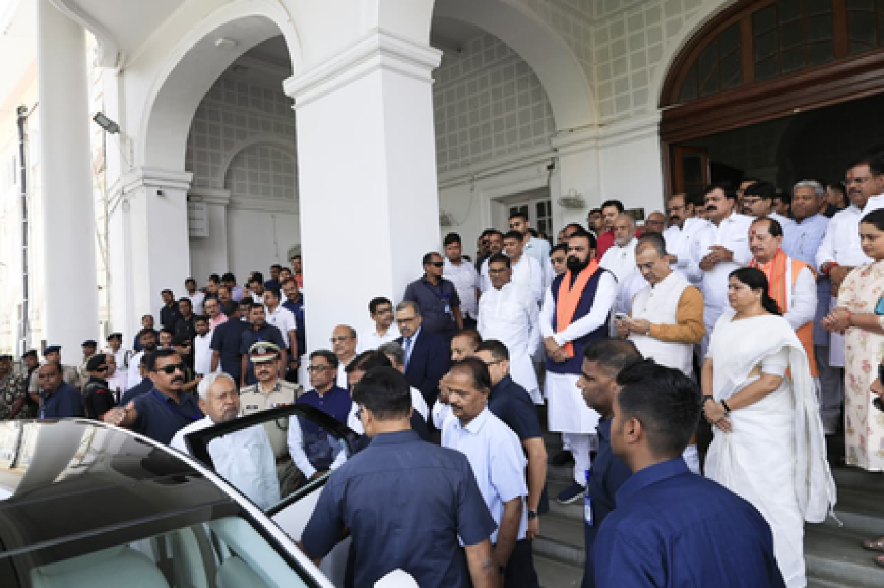 Nitish Kumar Resigns as Bihar Chief Minister, Cabinet Dissolved