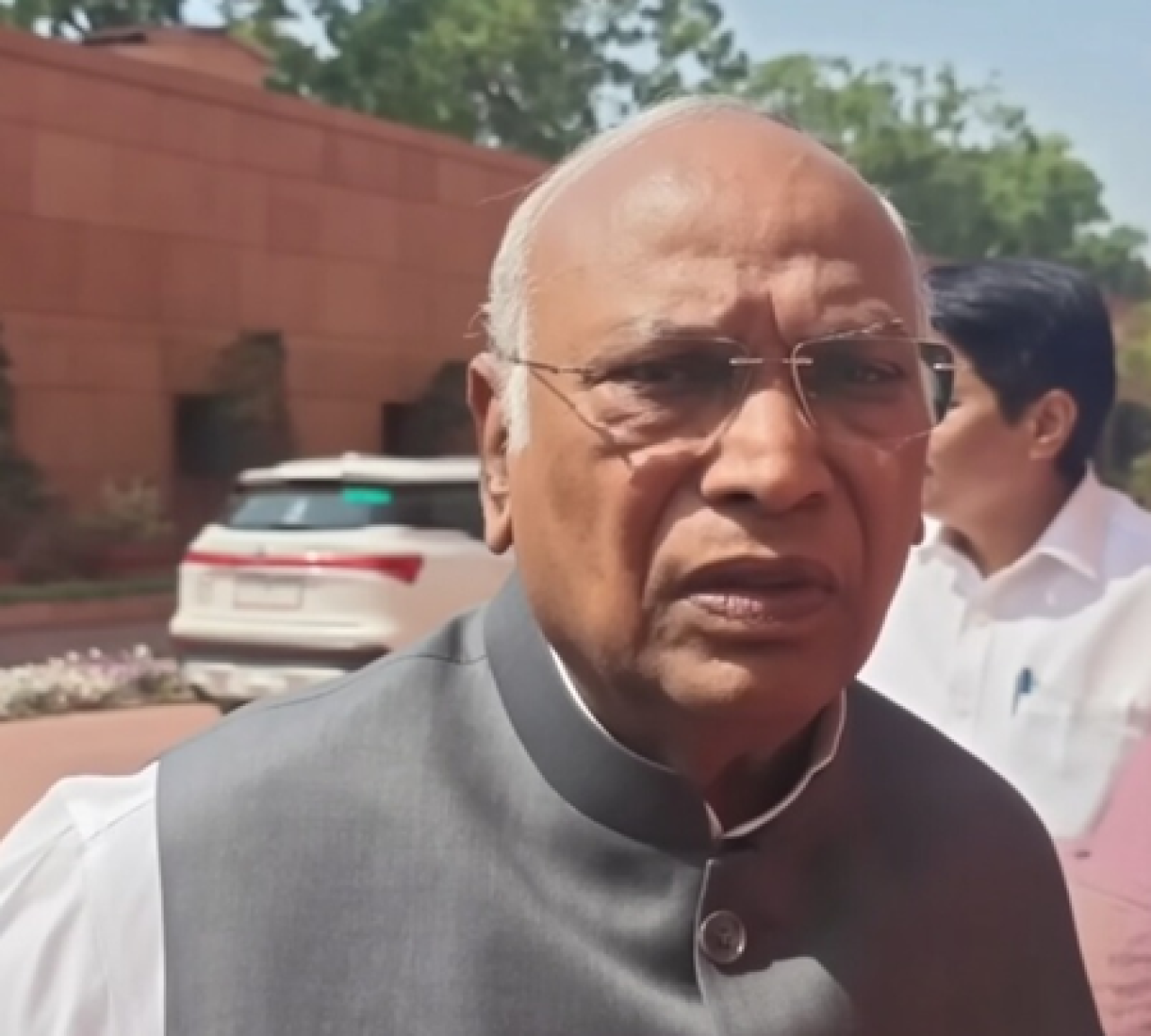 Opposition MPs Criticize Governments Maneuvering Over Womens Reservation Bill