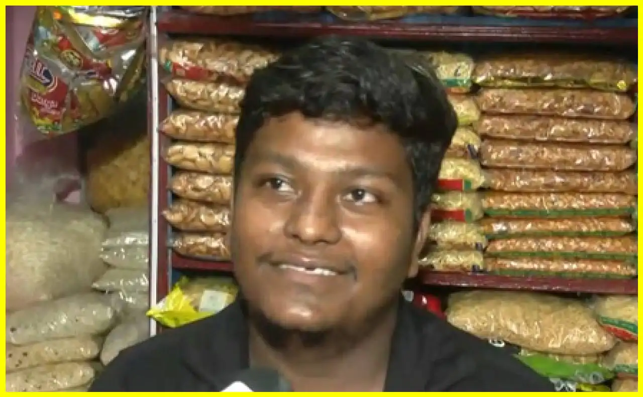 Prime Minister Modi Surprises Snack Vendor with Visit in West Bengal