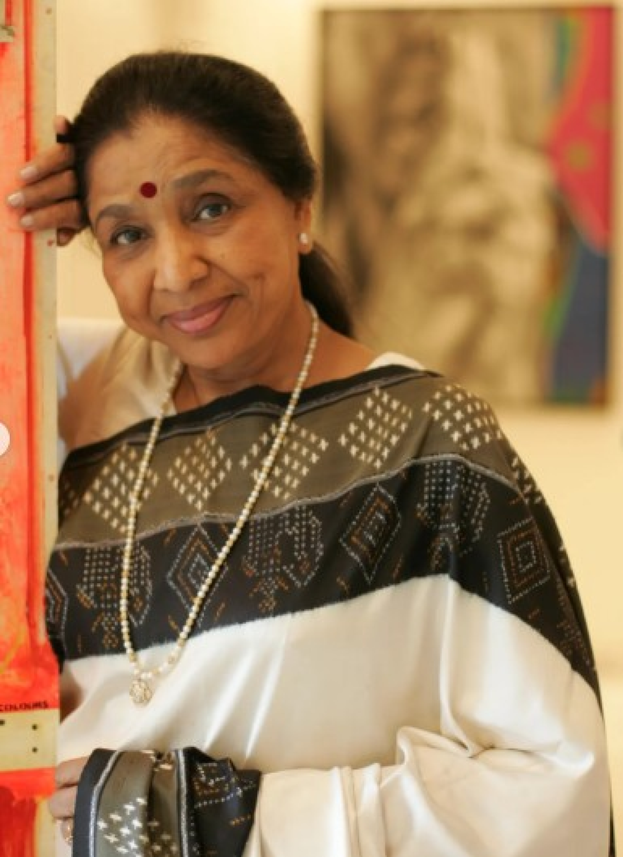 Sona Mohapatra Pays Tribute to Asha Bhosles Indomitable Spirit