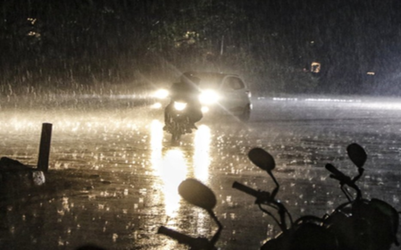 Suddden Raining Sudden Weather Change in Rajasthan Brings Heavy Rain and Hailstorm