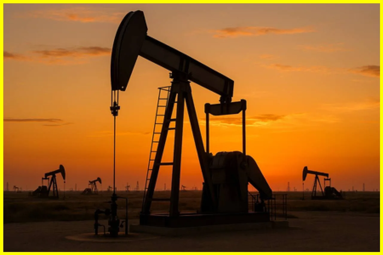 Surge in Crude Oil Prices as Iran Closes Strait of Hormuz Again