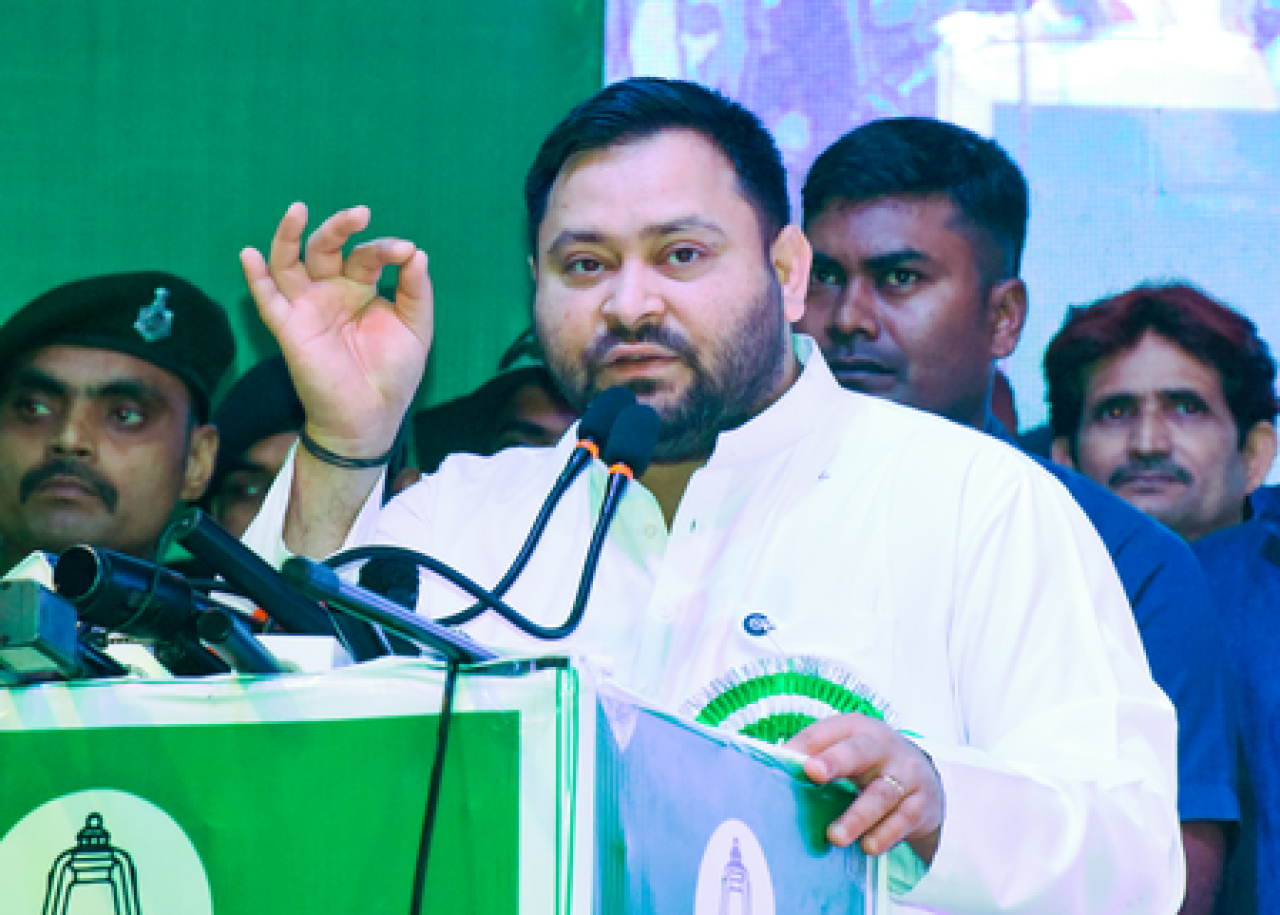 Tejashwi Yadav Criticizes Nitish Kumar for Resigning and Aligning with Godses Ideology