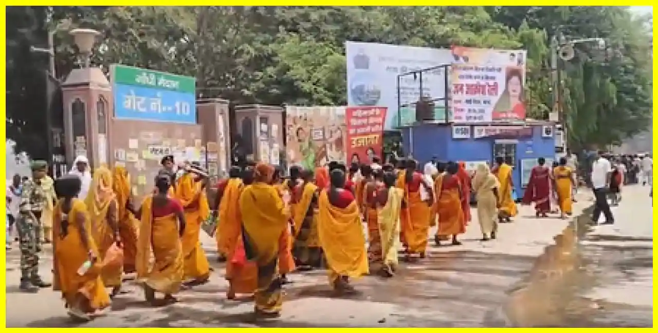 Women Protest Against Opposition in Patna, Demand Respect for Half the Population