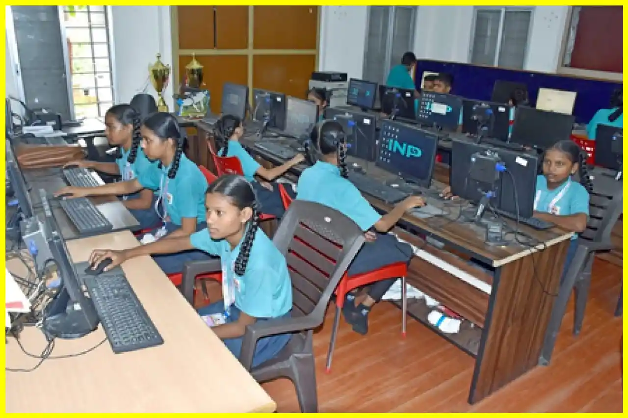 Vadodaras Dula Kag School Sees Full Enrollment Amid Statewide Admission ...